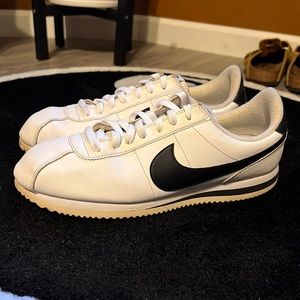 Nike Cortez black and white size 10